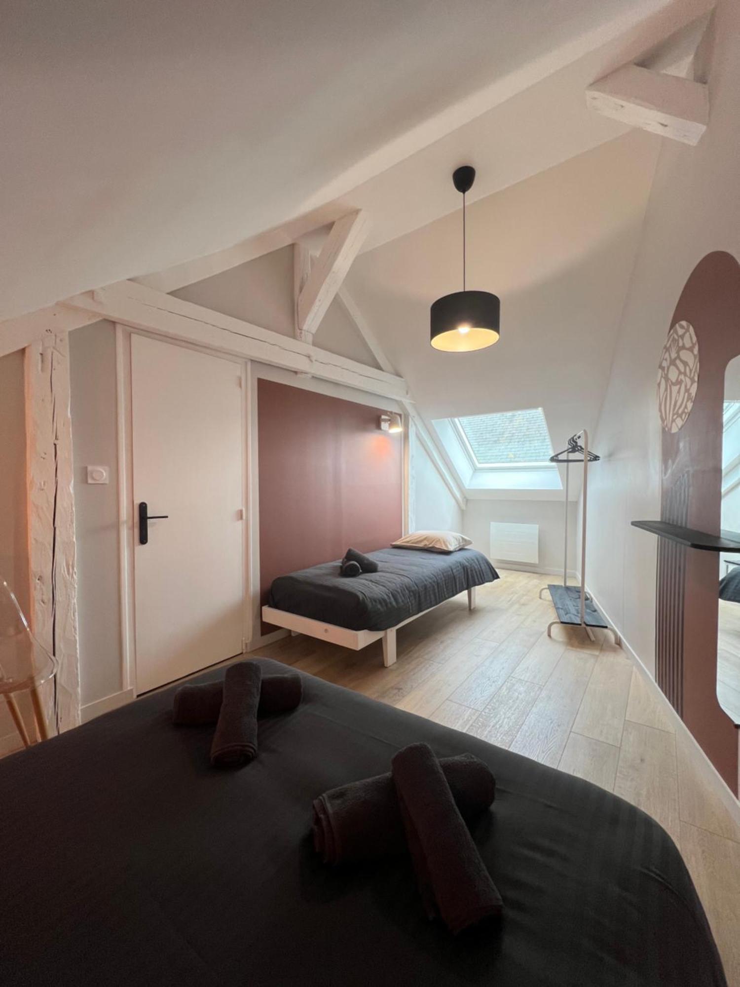 Appartement Spacieux Et Lumineux Proche Du Centre Historique Доль-де-Бретань Экстерьер фото