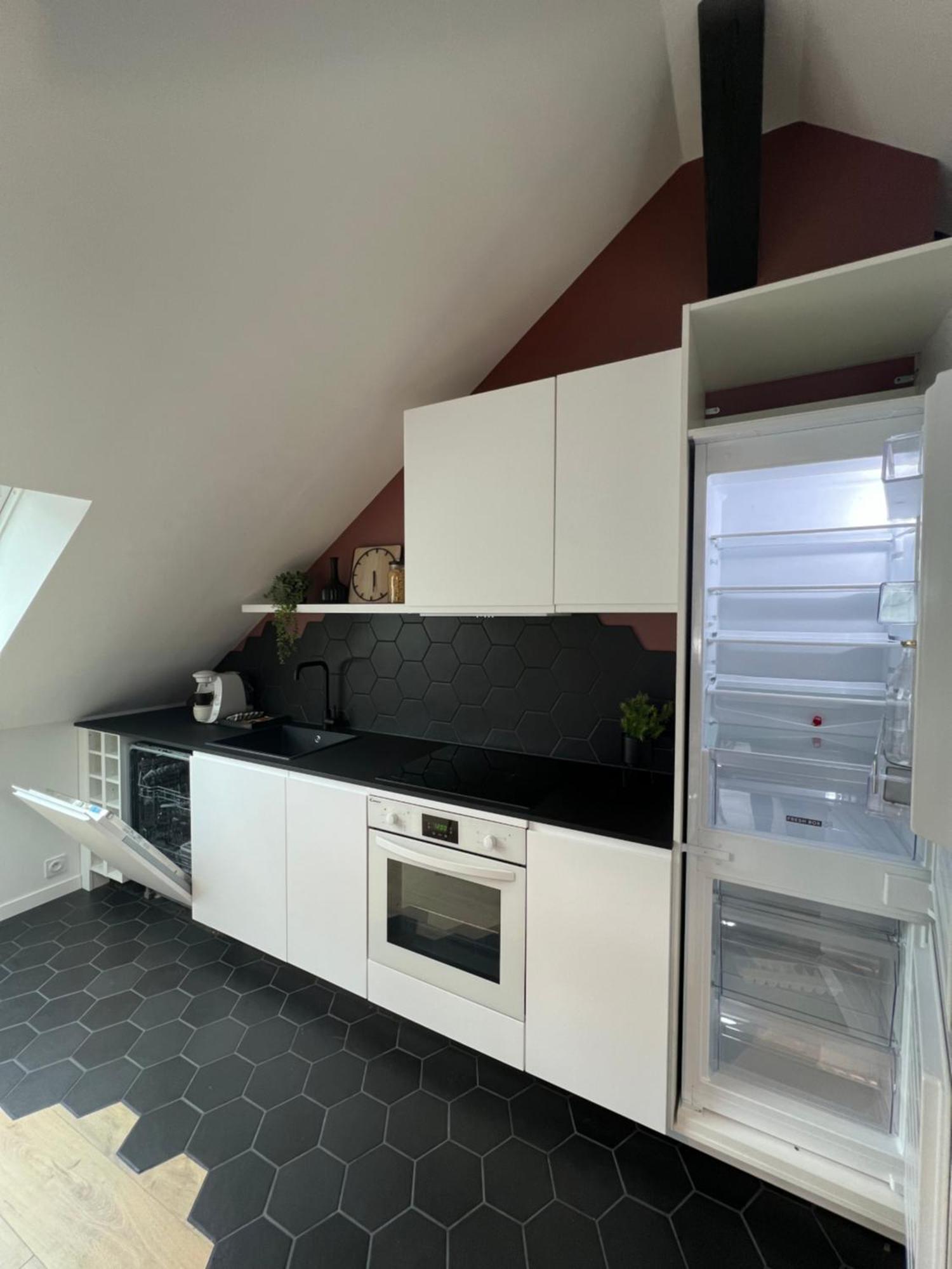 Appartement Spacieux Et Lumineux Proche Du Centre Historique Доль-де-Бретань Экстерьер фото