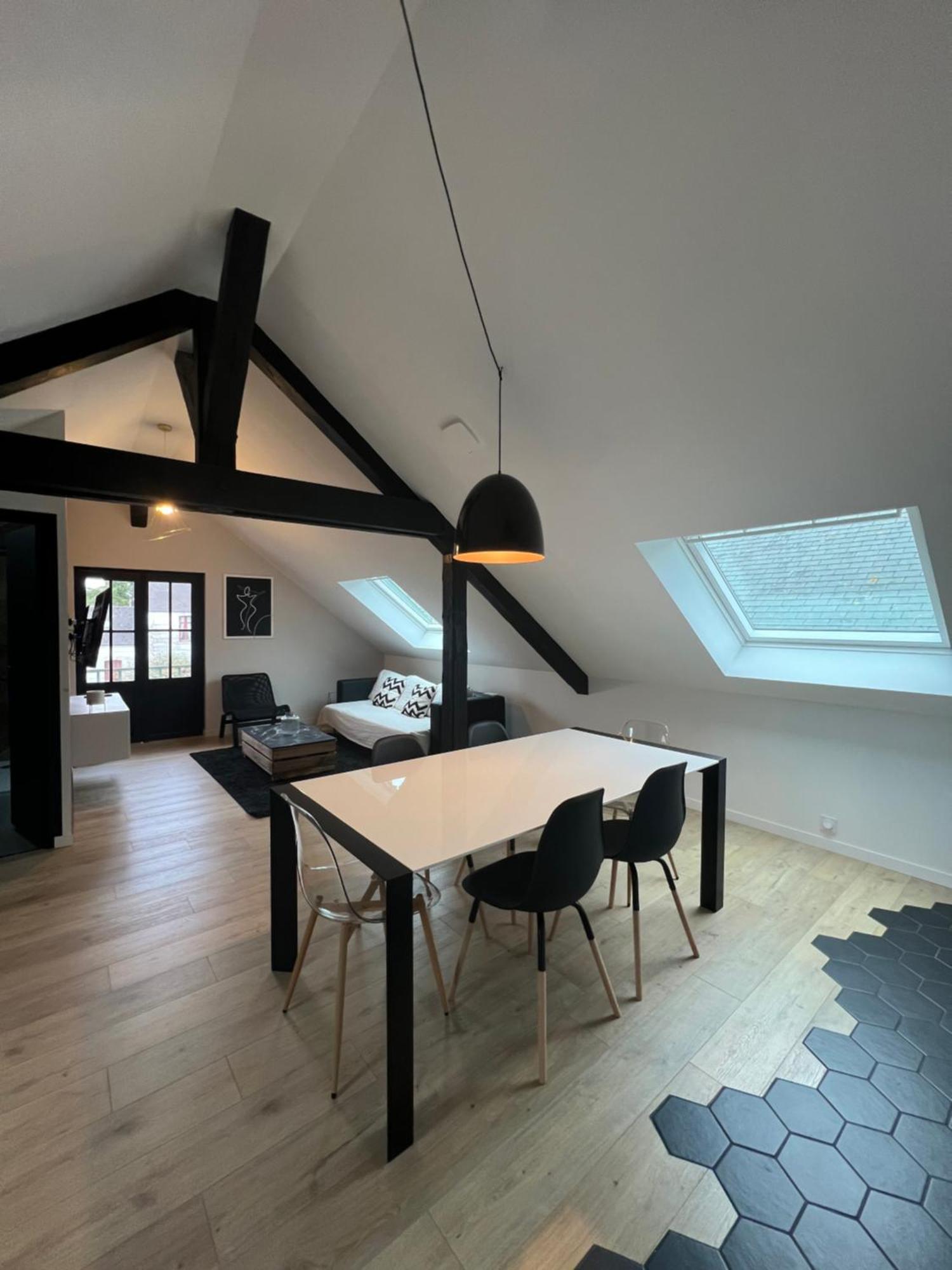 Appartement Spacieux Et Lumineux Proche Du Centre Historique Доль-де-Бретань Экстерьер фото