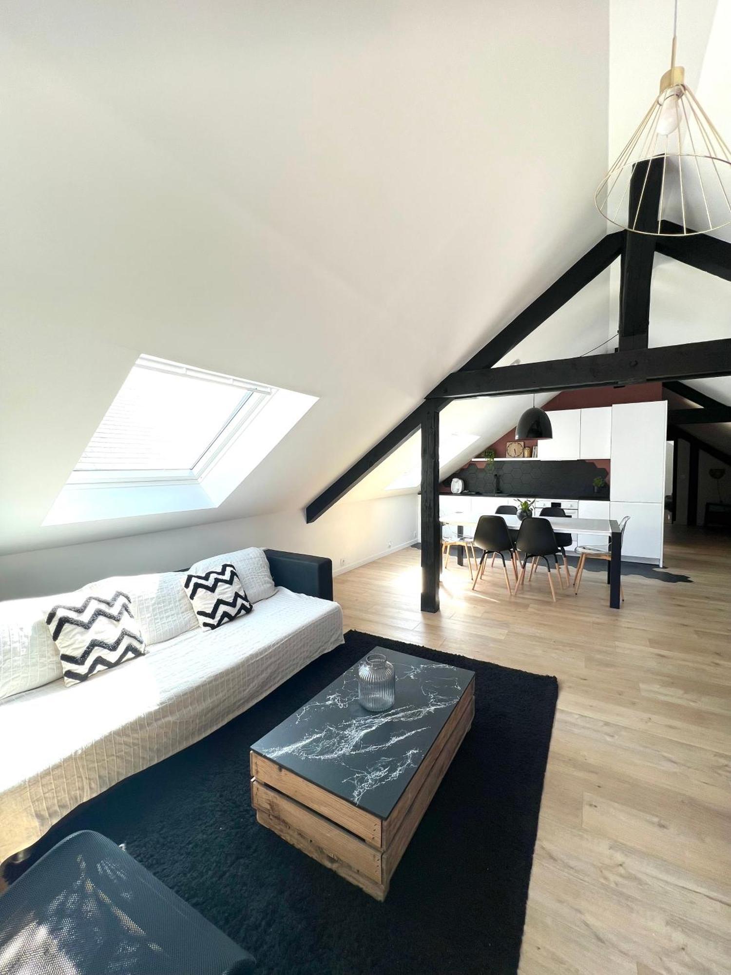 Appartement Spacieux Et Lumineux Proche Du Centre Historique Доль-де-Бретань Экстерьер фото